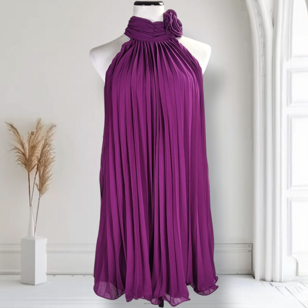 Entro Hard to Ignore Halter Mini Dress Size S Purple Pleated Swing Overlay